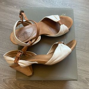 Naya Anthropologie Leather Sandals beige and white